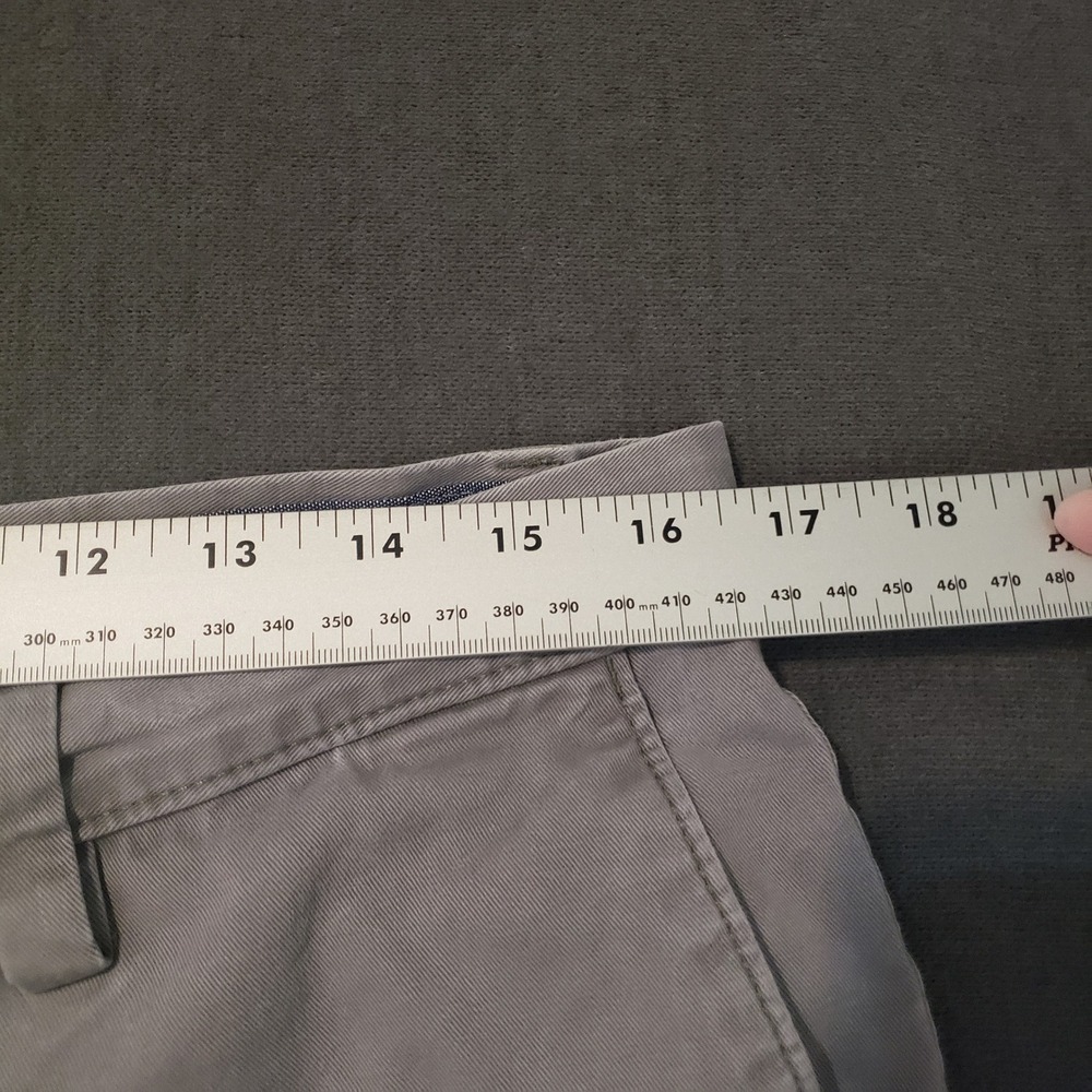 Banana Republic Aiden Shorts Mens 32 Gray Chino Cotton Flat Front Casual - Picture 8 of 9